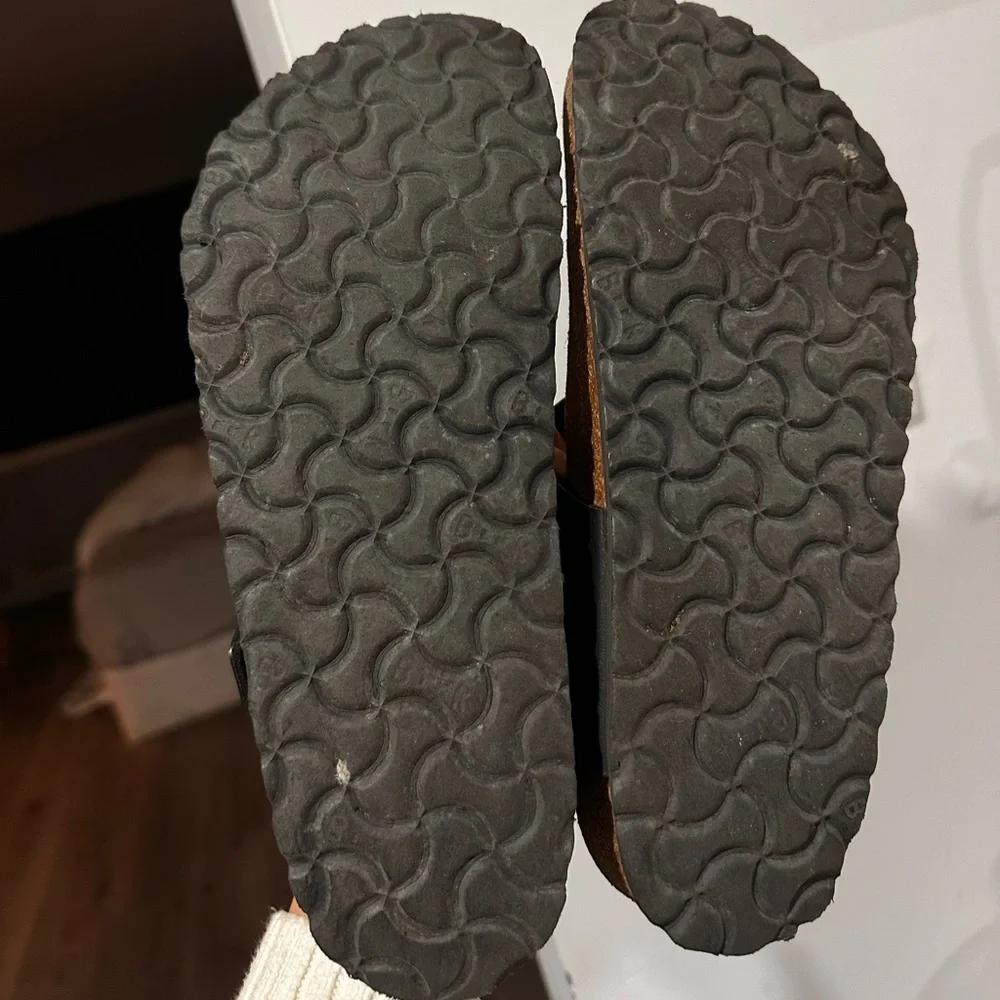 Birkenstock Gizeh Sandals - Picture 4 of 4